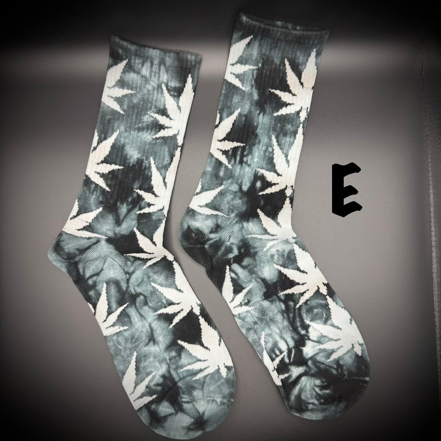 PLUR Leaf Tie-Dye Crew Socks