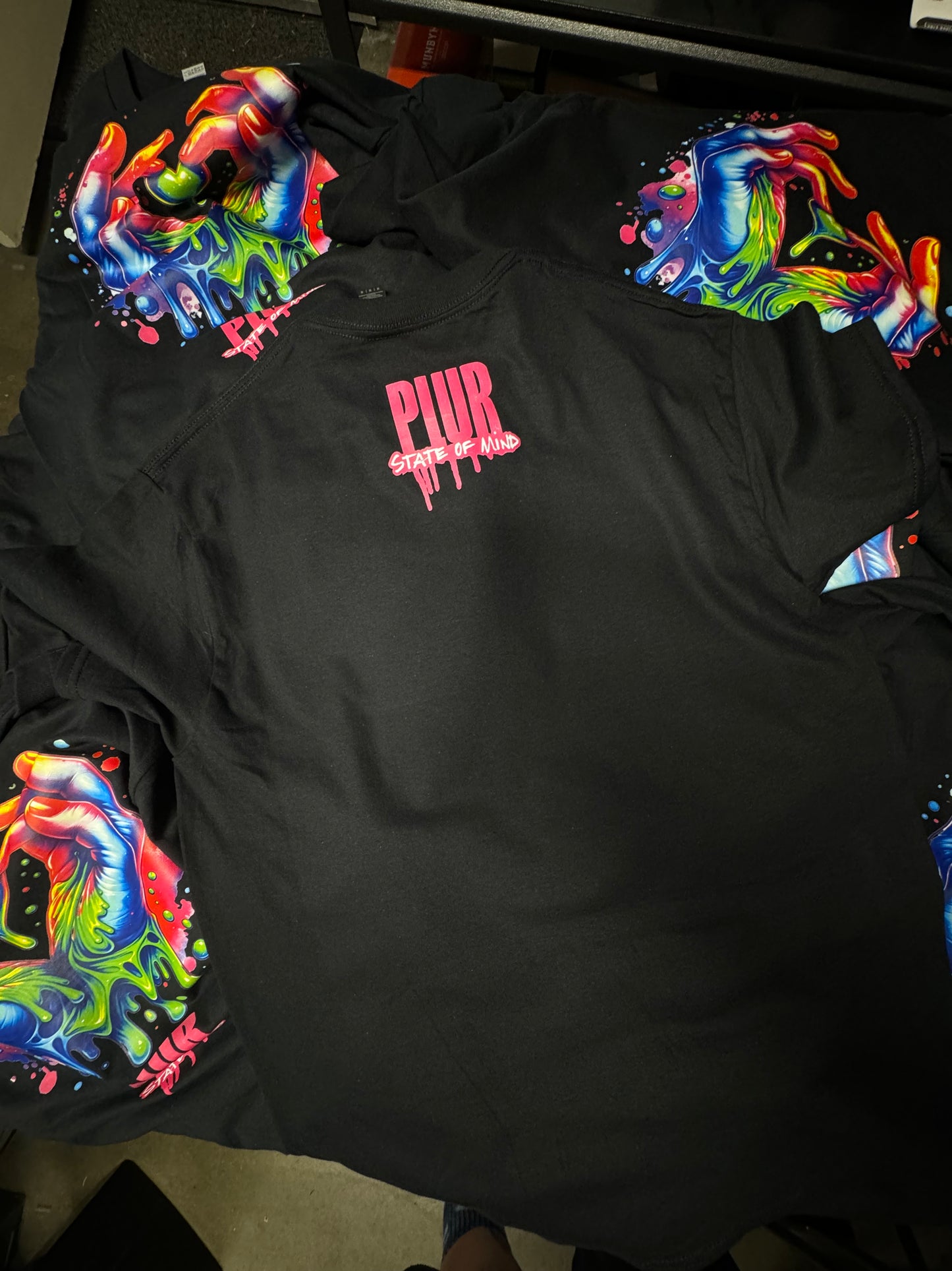 PLUR Drippy Handz Tee