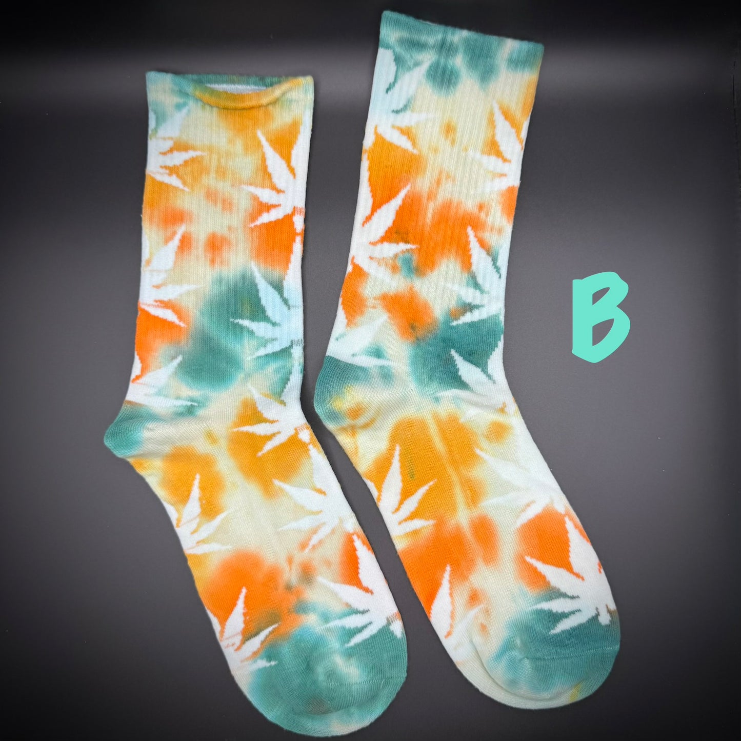 PLUR Leaf Tie-Dye Crew Socks